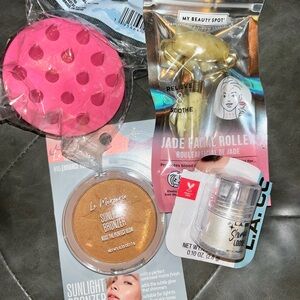 Beauty and Skincare Set with Pink Shampoo brush and Jade Roller